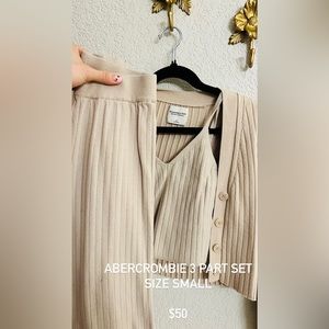 3 piece Abercrombie and Finch set in cream